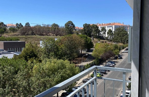 Reboleira Apartment | ✨New Spacious & Chic Flat, Garage, perfect for Family or Business Trip to Lisbon