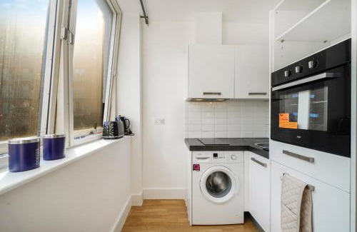 Borehamwood Apartment | NEW Spacious Private Studio with parking