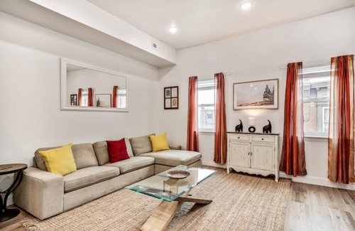 South Philadelphia House | New/Spacious/Roof Deck/South Philly/near The Stadiums