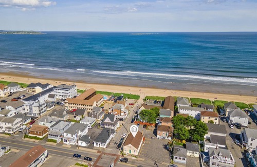 Old Orchard Beach Apartment | NEW! Steps From the Sand & Short Walk to the Pier