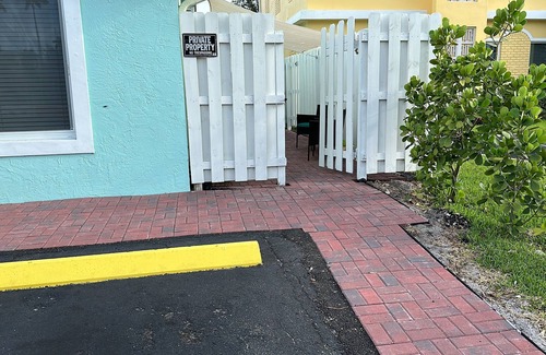 Boynton Beach Apartment | New Studio close to the beach!