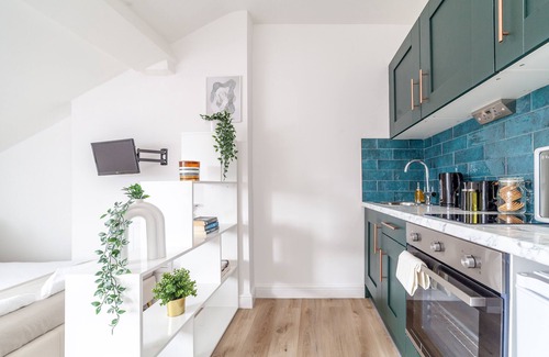 Highbury West Apartment | New Studio flat in Finsbury park w/parking