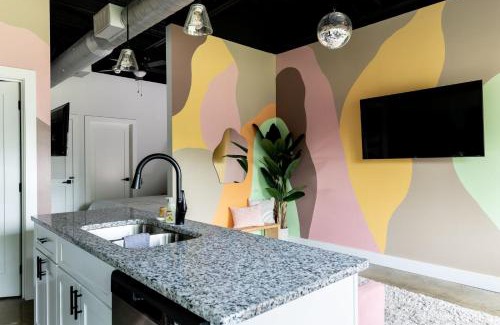 Nashville Apartment | NEW Studio Sleeps 4 - 7 mins to DT