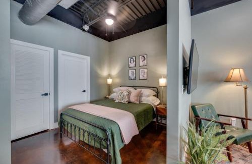 Nashville Apartment | NEW Studio w 2 Queen Beds 7 mins to Broadway