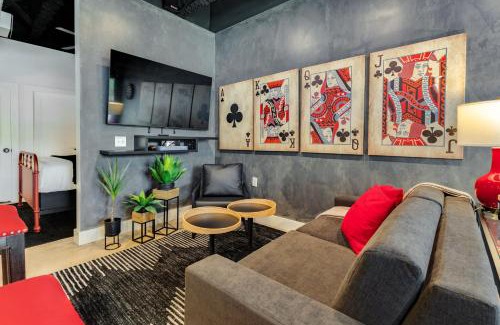 Nashville Apartment | NEW Studio with 2 Beds 7 mins to Broadway