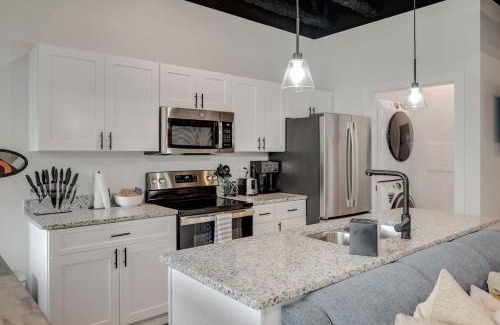 Nashville Apartment | New Studio with 2 beds 7 mins to DT