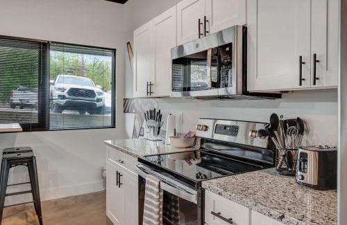 Nashville Apartment | New Studio with 2 beds 7 mins to DT