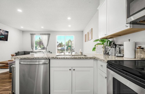 Vancouver House | NEW Stunning 3BDRM Family Home In Downtown W/AirHockey