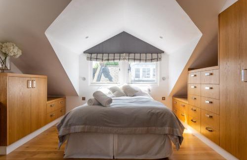 Abingdon House | NEW Stunning 5BD Mews House