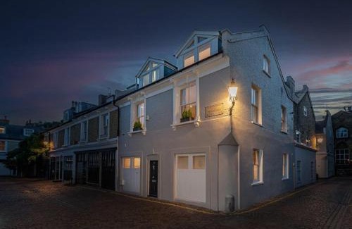 Abingdon House | NEW Stunning 5BD Mews House