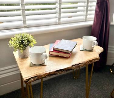 Torquay City Centre Apartment | NEW stunning apartment by the sea in Torquay