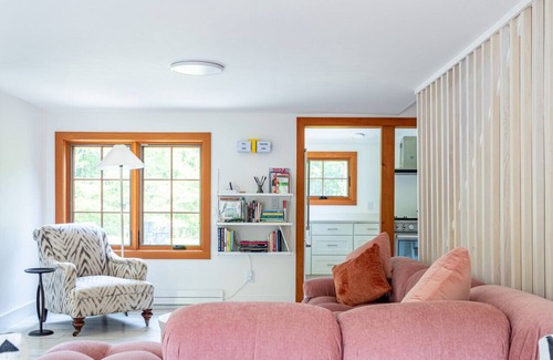Pine Hill House | NEW: Stunning Soothing Retreat in Pine Hill