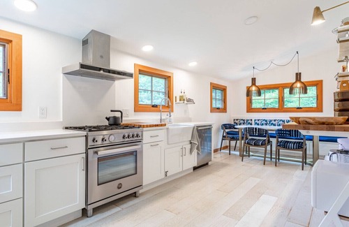 Pine Hill House | NEW: Stunning Soothing Retreat in Pine Hill