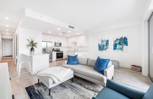 Central Sarasota Condo | NEW! Stunning Waterfront 1.5/2 at The Strand