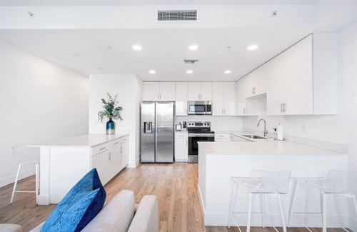 Central Sarasota Condo | NEW! Stunning Waterfront 1.5/2 at The Strand
