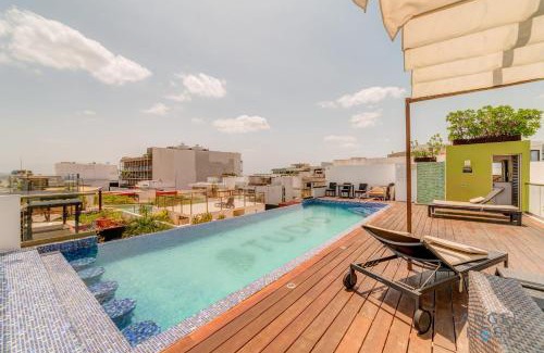 Zazil-ha House | NEW Sunlit Stay Private Roof Terrace BBQ SpaTub