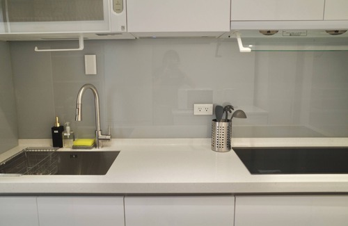 Daan Apartment | NEW! Sunny Apt 2BD 2 Bathrooom|6 Min MRT|DN7