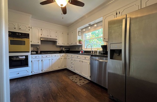 Columbia House | New Sunnyside Neighborhood Monthly Rental!