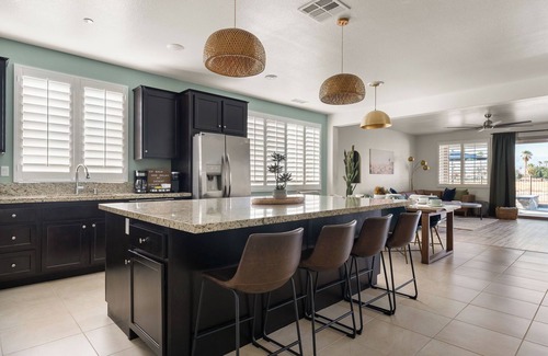 Indio House | NEW~Sunset Palms~A/C Gameroom~Pool&Spa~EV charger