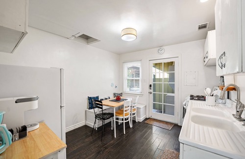 Silver Strand House | NEW - Surf Bungalow w/Hot Tub - Steps from Beach
