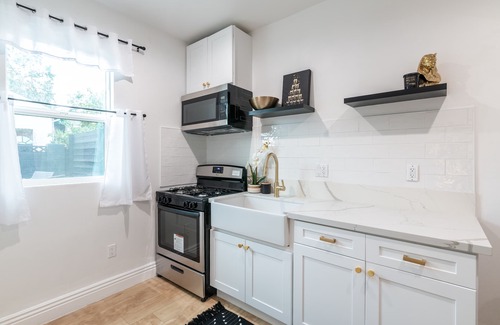 Harbor House | New Swanky 1 bedroom house, near beaches, Disney Land