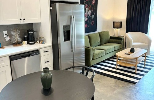 Lafayette House | NEW-Teche House-KING Bed-Cajun Getaway-Fast Wi-Fi