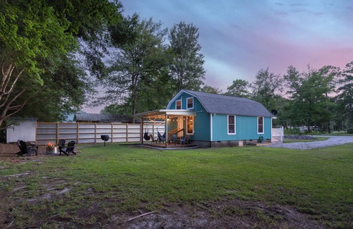 Supply House | NEW-The Beach Haus- Luxe Cottage, professionally designed w/WiFi, linens incl.
