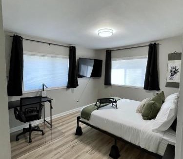 College Park Apartment | *NEW* The Cozy Haven, 5 minutes to ATL airport