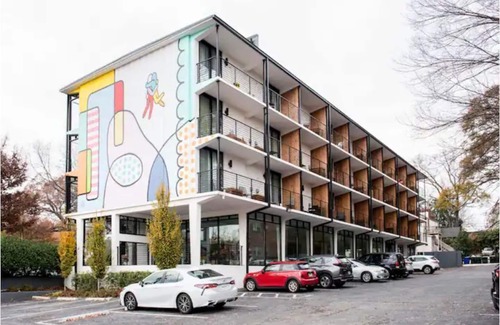 Virginia Highland Apartment | NEW The Franni - Workspace/Private Balcony