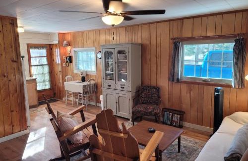 Higgins Lake House | New! The Higgins Lake Hideaway - Super Cute!