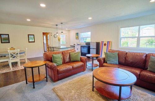 Peshastin House | *NEW* The Holiday House - A Dreamy Farmhouse