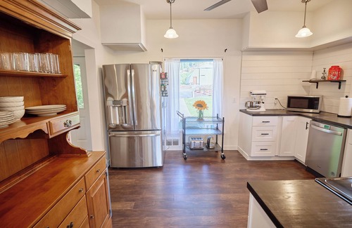 Peshastin House | *NEW* The Holiday House - A Dreamy Farmhouse