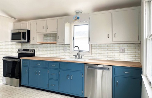 Surf City House | NEW-Three-bedroom, 1.5-bath retreat plus an outdoor shower for up to 8 guests.