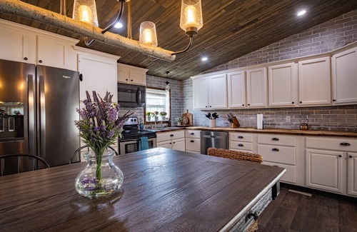 Summerlee House | New!Thuja Hideaway next to NewRiverGorge. Amazing star gazing. Pet friendly!