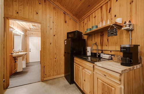 Amity Cabin | *New* Timber Tales Studio Cabin