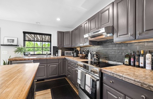Narragansett Pier House | NEW TO MARKET! Pristine, Boutique-Style 2-Bed Home in the Heart of Narragansett Pier
