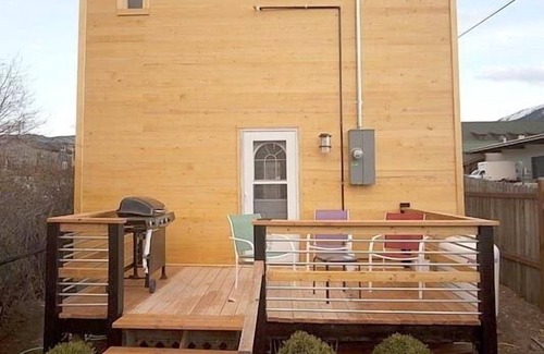 Gardiner House | New to the Gardiner Market, 1 Block from Park Entrance
