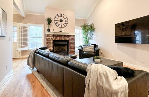 Franklin House | New to VRBO! Huge Family Home!