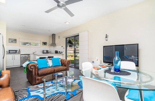 Griffith House | New to VRBO: Serene 2BR House near the heart of Kingston