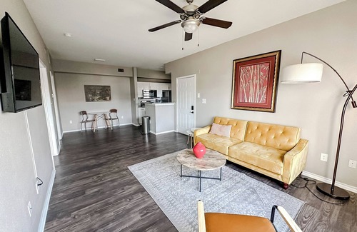 South Side Apartment | New to Vrbo Sleepover Beautiful 1BD/1BA + Gym - Corpus Christi