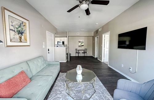 South Side Apartment | New to Vrbo Sleepover Dashing 1BD/1BA + Gym - Corpus Christi