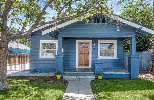 Fresno House | ⭐️ New! Tower District Pet Friendly Home!