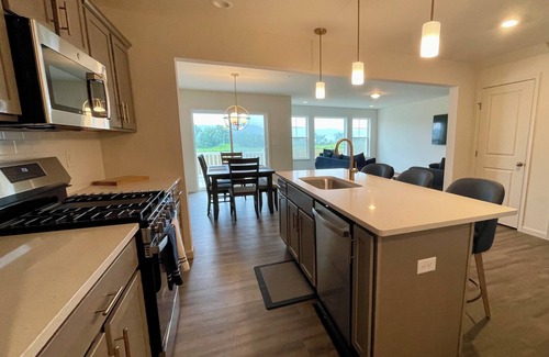 State College House | New Townhome in State College – 3BR, fin. basement, 4 car parking. Spacious !