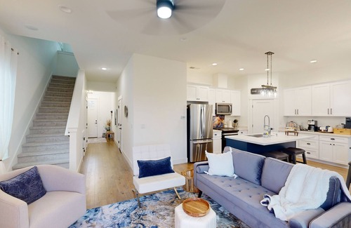 Eagle Point House | New townhome next to Eagle Point Golf Course, with grill, patio, and WiFi