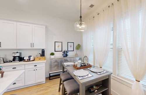 Eagle Point House | New townhome next to Eagle Point Golf Course, with grill, patio, and WiFi