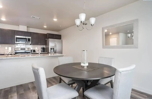 Tri-Cities House | New Townhouse! Private Yard & Garage 3/2.5 #5748