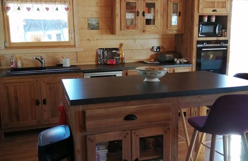 Jarrier Ski Chalet | New, traditional chalet in this mountain village at the foot of the Alps.