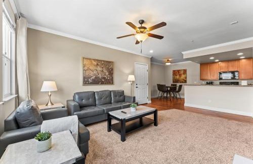 Reno/Tahoe Airport Apartment | New Trendy 1BR Apartment with Heated Pool Gym & Minigolf