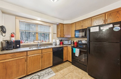North Creek House | NEW! Twister 68I - Mountain Retreat with Stunning Views