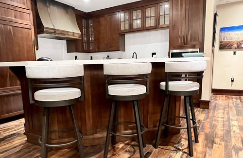 Empire Pass Condo | New Ultra-Luxury Upper Deer Valley Ski in/Out Condominium.